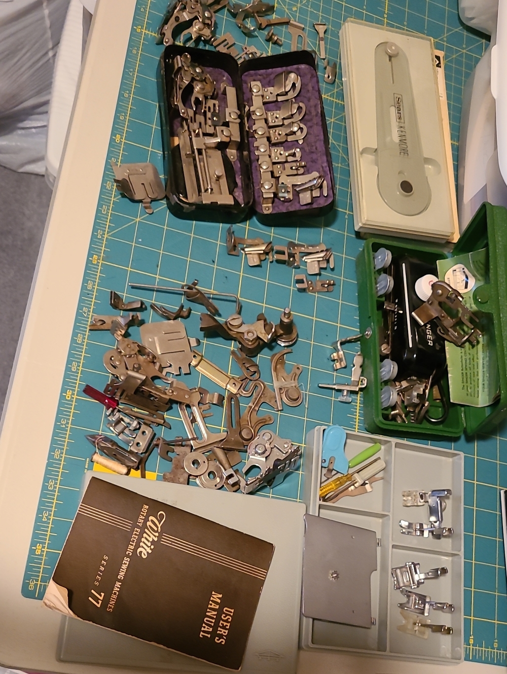 Sewing Presser Feet And Accessories Bundle Greist, Singer White Misc